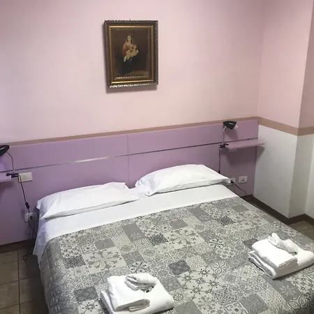Ad Centrum Di Fraccaroli Fabio Hotel Verona